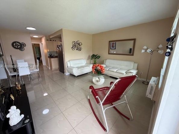 55 NW 204th St 10, Miami Gardens FL 33169