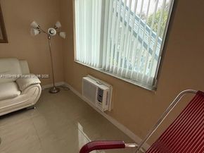 55 NW 204th St 10, Miami Gardens FL 33169