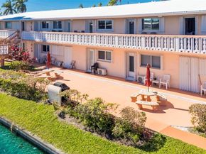 901 SW 11th Ave 17H, Hallandale Beach FL 33009