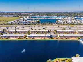 901 SW 11th Ave 17H, Hallandale Beach FL 33009