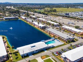 901 SW 11th Ave 17H, Hallandale Beach FL 33009