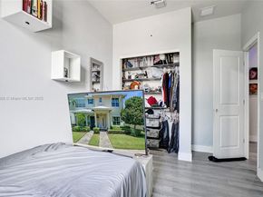4046 Long Leaf Ln, Hollywood FL 33021