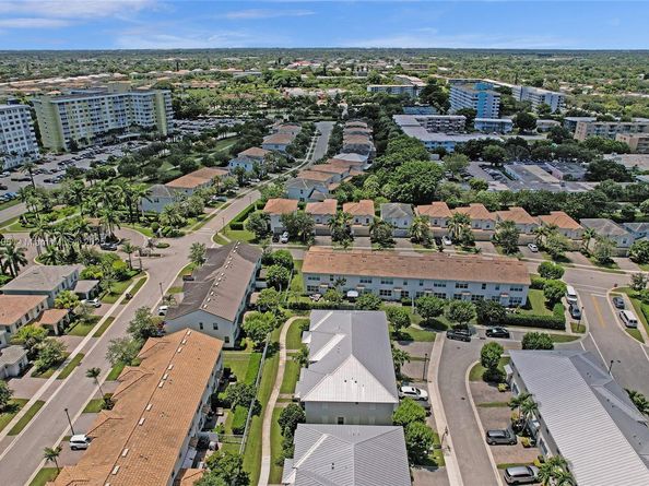 4046 Long Leaf Ln, Hollywood FL 33021