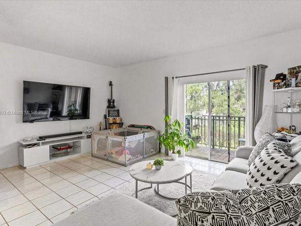 10014 Hammocks Blvd 2044, Miami FL 33196