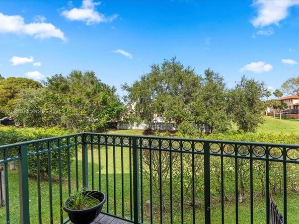 10014 Hammocks Blvd 2044, Miami FL 33196