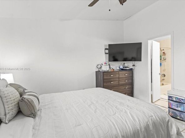 10014 Hammocks Blvd 2044, Miami FL 33196