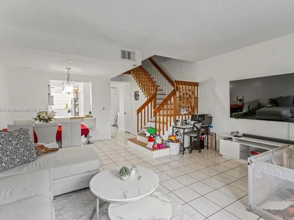 10014 Hammocks Blvd 2044, Miami FL 33196