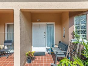 10014 Hammocks Blvd 2044, Miami FL 33196