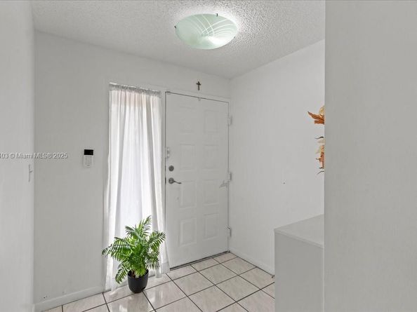 10014 Hammocks Blvd 2044, Miami FL 33196