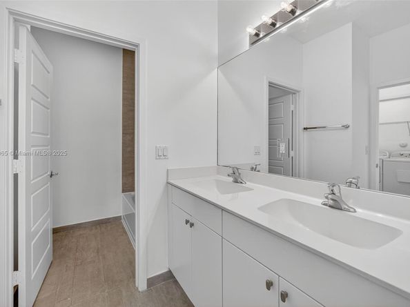 17606 SW 149th Pl 17606, Miami FL 33187