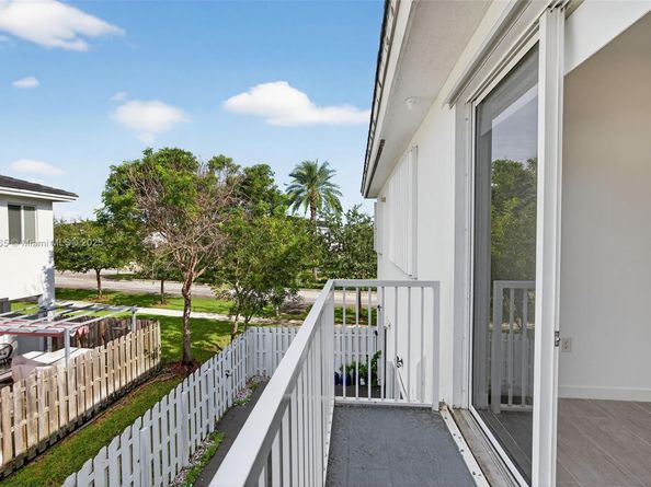 17606 SW 149th Pl 17606, Miami FL 33187