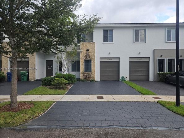 17606 SW 149th Pl 17606, Miami FL 33187