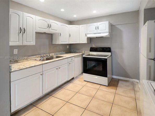 6352 Boulevard Of Champions 1, North Lauderdale FL 33068