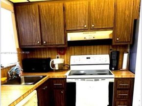 8881 Sunrise Lakes Blvd 204, Sunrise FL 33322