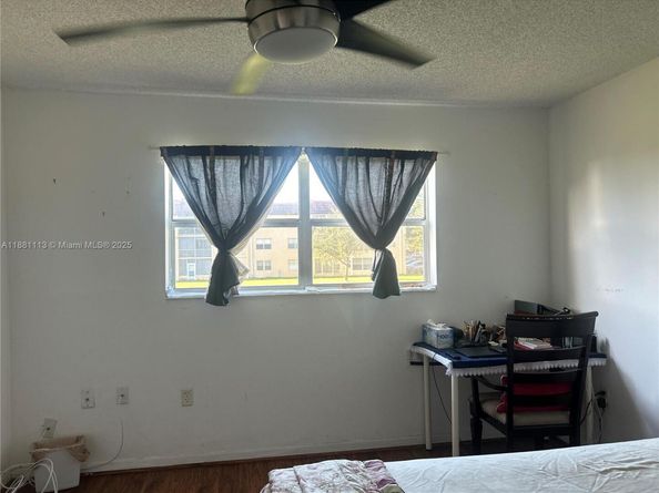 8881 Sunrise Lakes Blvd 204, Sunrise FL 33322