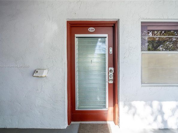 8205 NW 61st St B209, Tamarac FL 33321