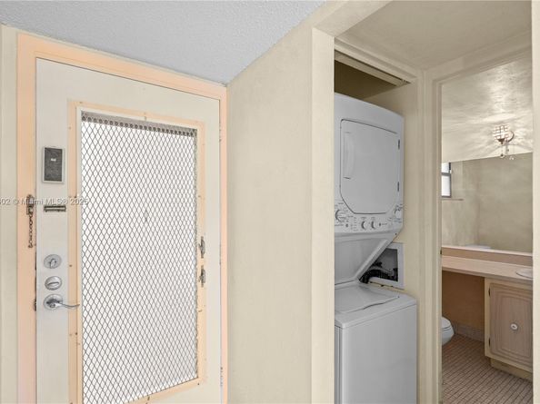 8205 NW 61st St B209, Tamarac FL 33321