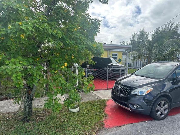 15151 Railroad Dr, Miami Gardens FL 33054