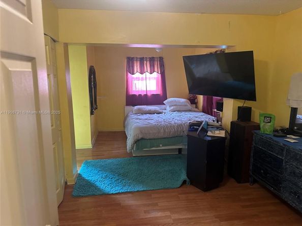 15151 Railroad Dr, Miami Gardens FL 33054