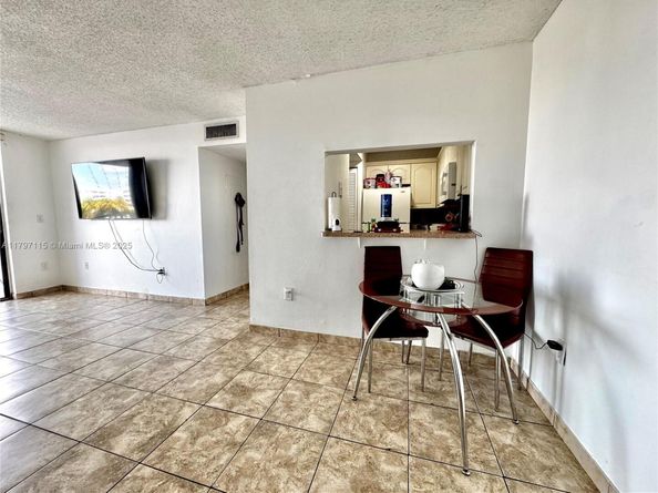 8145 NW 7th St 404, Miami FL 33126