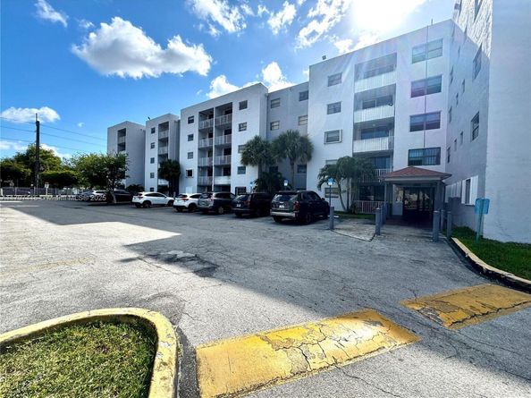 8145 NW 7th St 404, Miami FL 33126