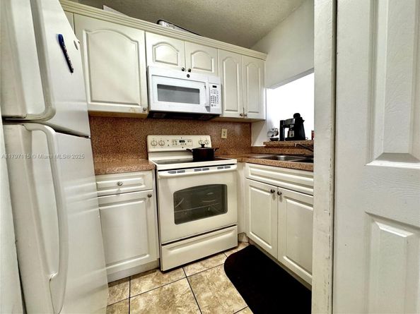 8145 NW 7th St 404, Miami FL 33126