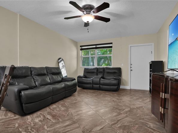 1333 E Hallandale Beach Blvd 112, Hallandale Beach FL 33009
