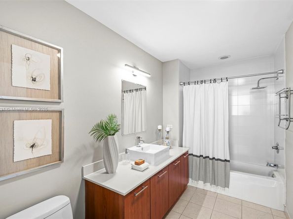 3301 NE 1st Ave H2201, Miami FL 33137