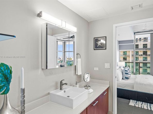 3301 NE 1st Ave H2201, Miami FL 33137