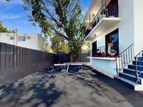 329 SW 9th Ave, Miami FL 33130