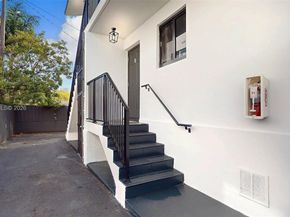 329 SW 9th Ave, Miami FL 33130