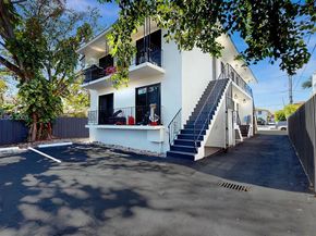 329 SW 9th Ave, Miami FL 33130