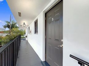 329 SW 9th Ave, Miami FL 33130