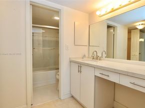 3475 N Country Club Drive 501, Aventura FL 33180