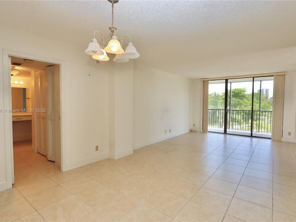 3475 N Country Club Drive 501, Aventura FL 33180