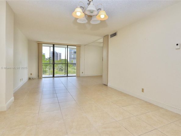 3475 N Country Club Drive 501, Aventura FL 33180
