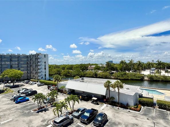 3475 N Country Club Drive 501, Aventura FL 33180
