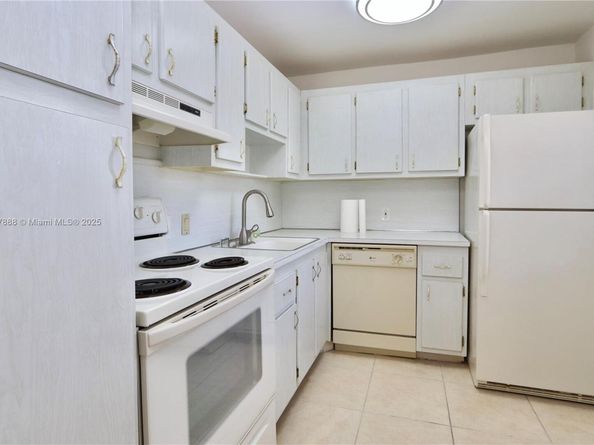 3475 N Country Club Drive 501, Aventura FL 33180