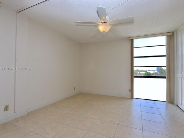 3475 N Country Club Drive 501, Aventura FL 33180