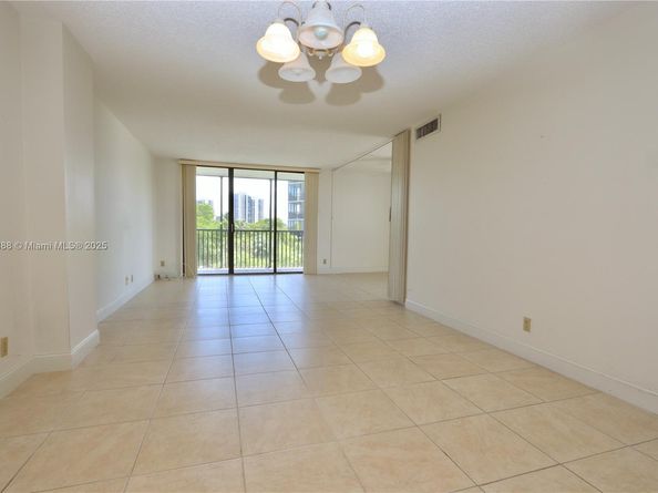 3475 N Country Club Drive 501, Aventura FL 33180