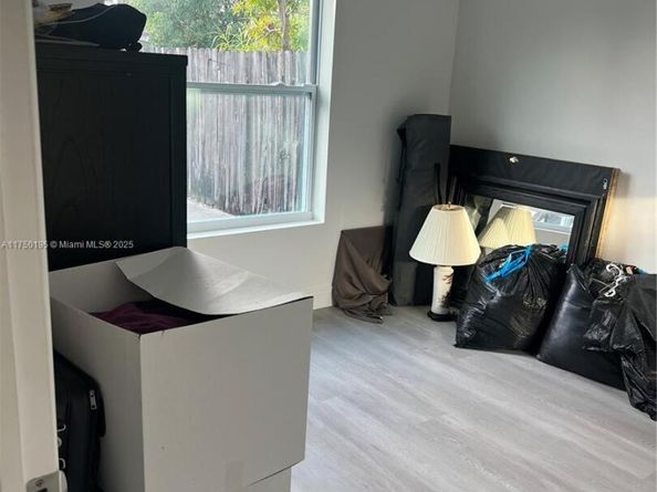 55 NE 213th St, Miami Gardens FL 33179