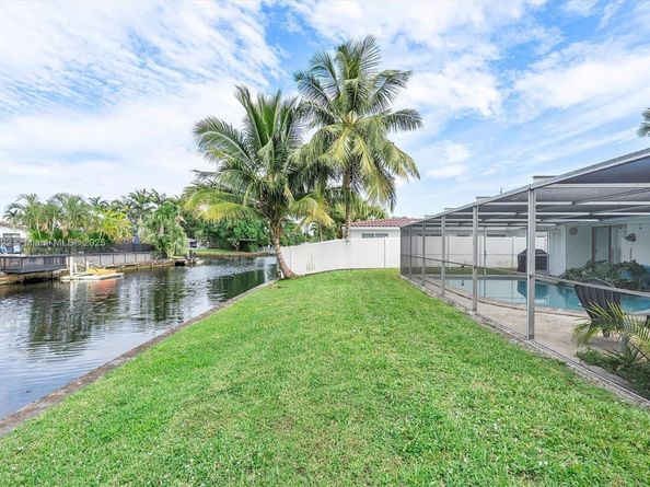 1951 NW 33rd Ct, Oakland Park FL 33309