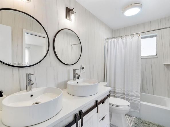 1951 NW 33rd Ct, Oakland Park FL 33309