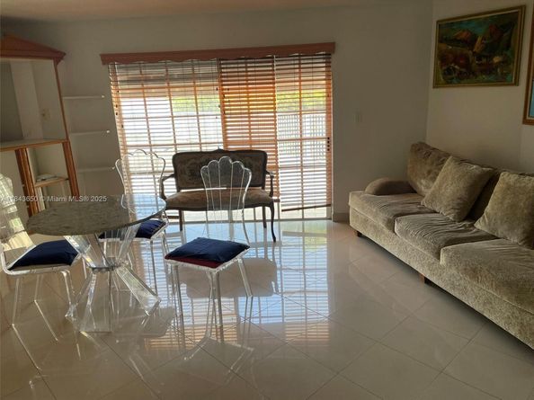 21330 NE 25th Ct, Miami FL 33180