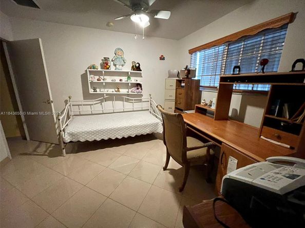 21330 NE 25th Ct, Miami FL 33180