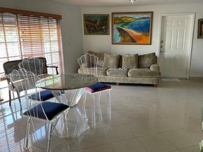 21330 NE 25th Ct, Miami FL 33180
