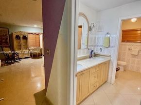 21330 NE 25th Ct, Miami FL 33180
