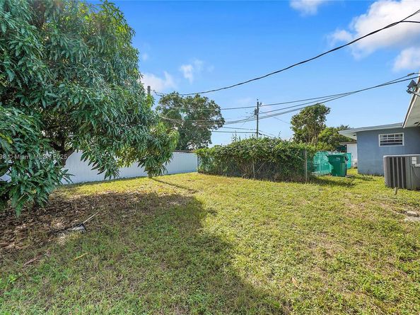 3960 NW 174th St, Miami Gardens FL 33055