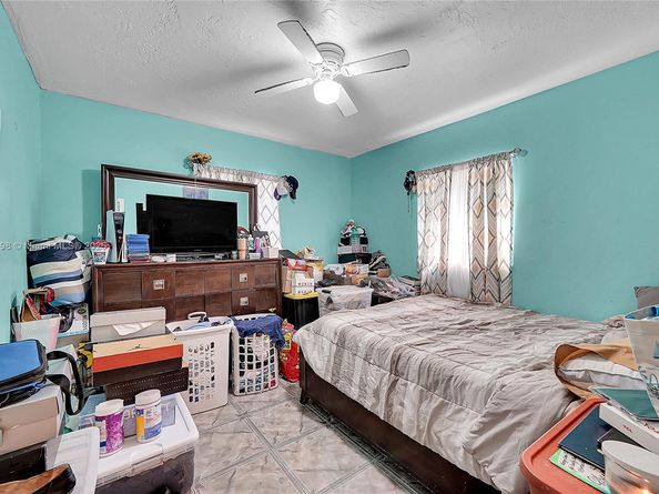 3960 NW 174th St, Miami Gardens FL 33055