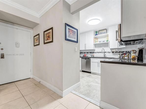 4330 Hillcrest Dr 516, Hollywood FL 33021